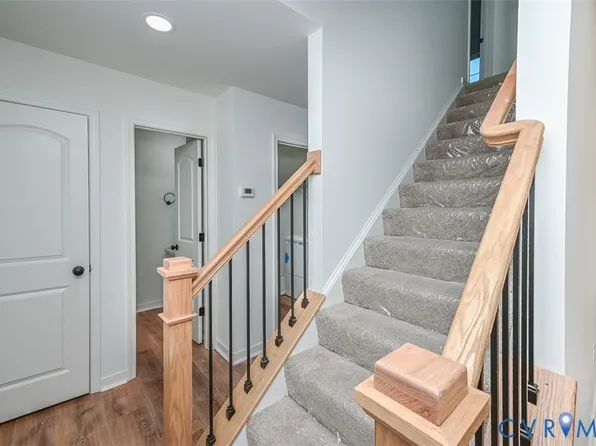 817 Kirby St, West Pt, VA 23181