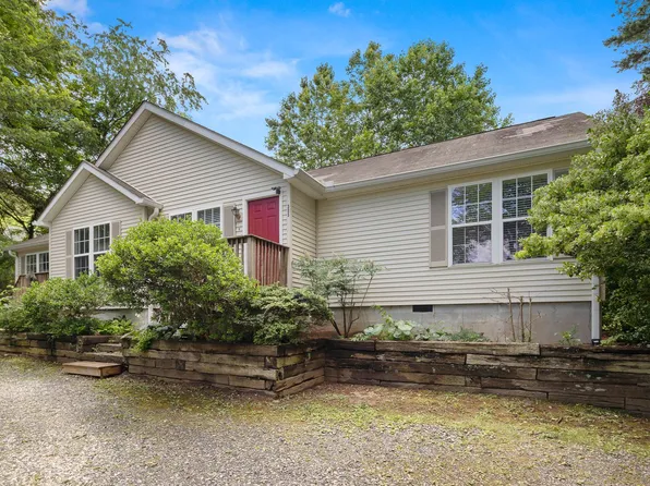 305 Rosscraggon Road, 305 Rosscraggon Rd #B, Arden, NC 28704