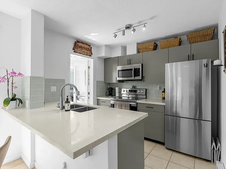 939 Homer St #2604 — Photo 2