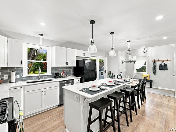 4th image of 212 Schwartz Rd