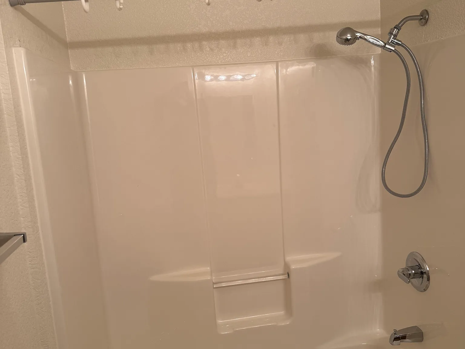 3 bed, 2.5 bath, 1600 sqft, $750 — Photo 4