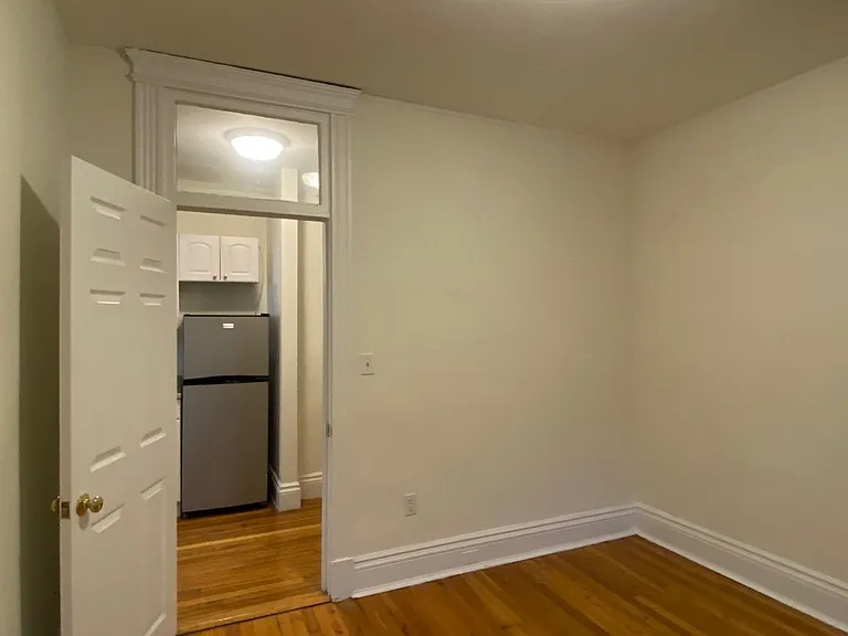 4 Camelot Ct #14 — Photo 17