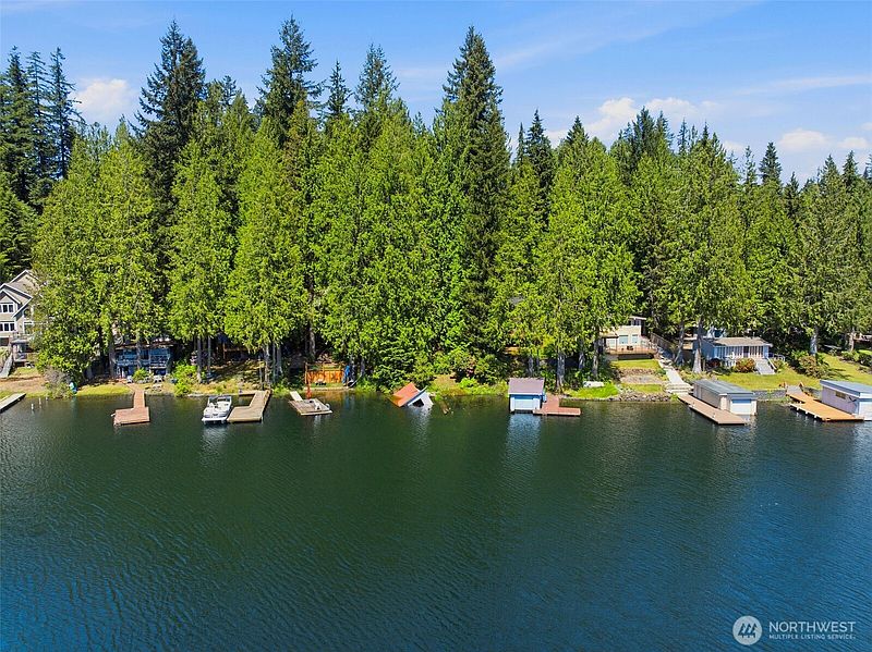 2nd image of 605 SW Lake Roesiger Road