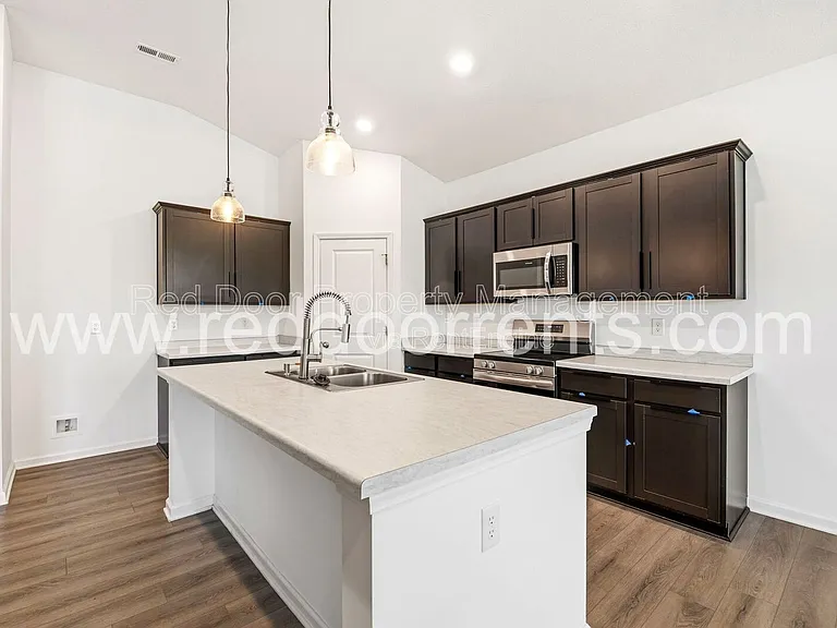 1475 Sabra Way — Photo 8