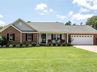 174 Rolling Creek Dr, Raeford, NC 28376