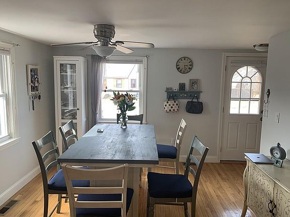 3rd image of 112 Donnellan Cir