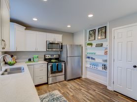 2751 E San Miguel St