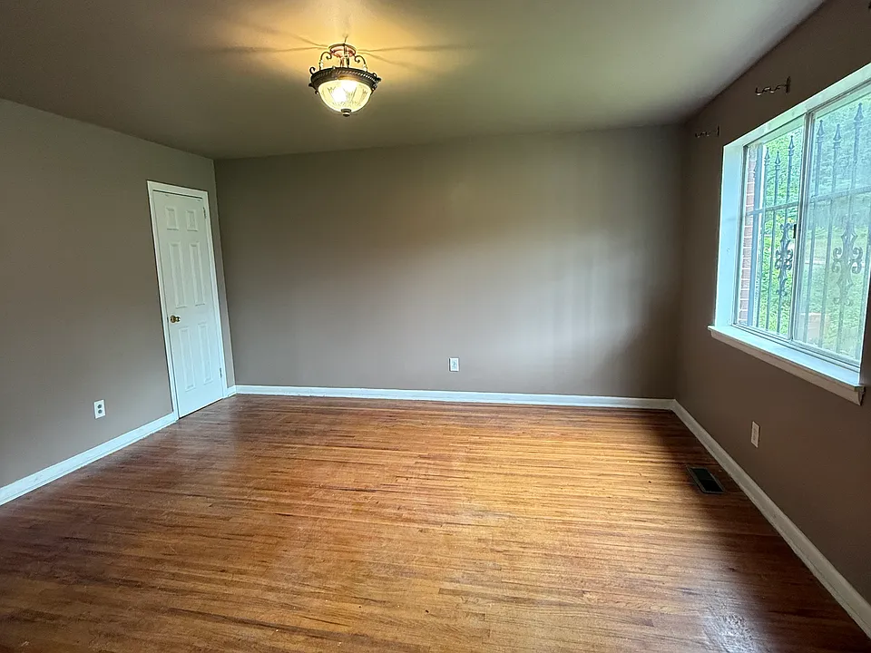 2005 Dawson Ave SW