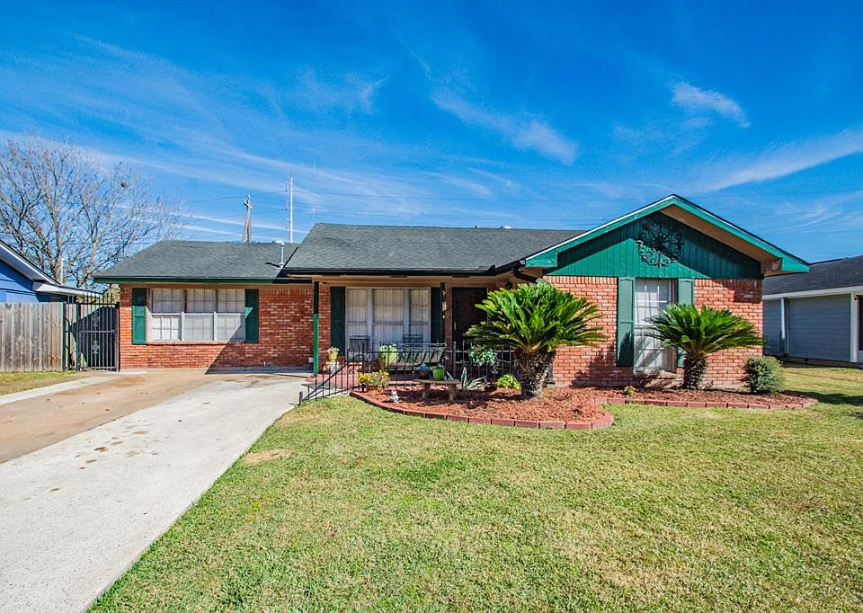 1st image of 5006 De Lange Ln