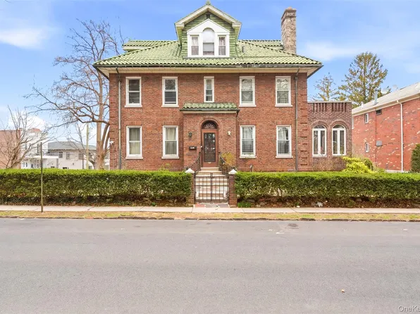 128 Parkway N, Yonkers, NY 10704