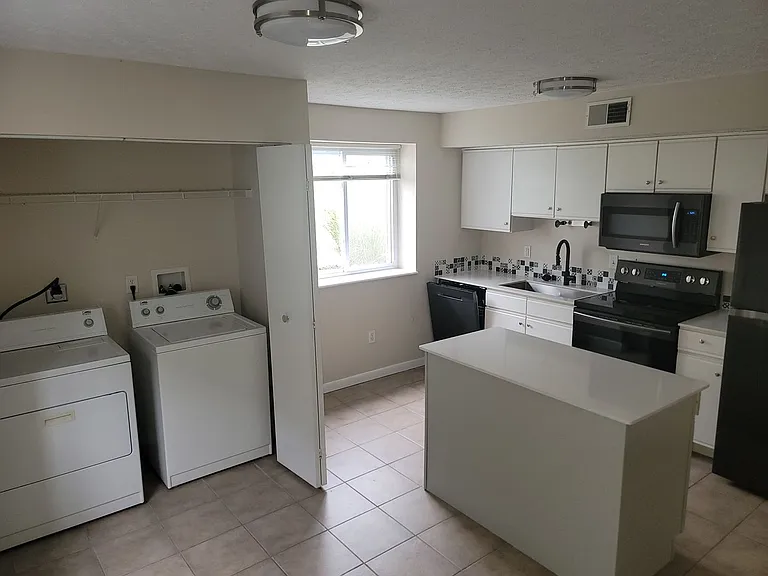 1304 Palmer Dr — Photo 15