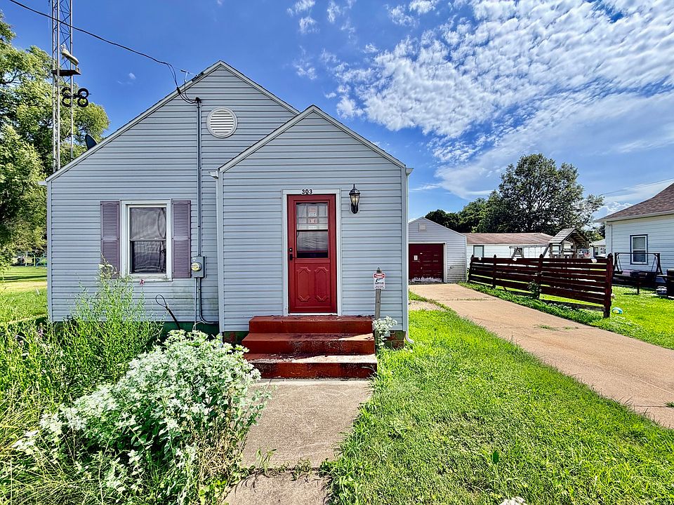1st image of 303 E 1st St