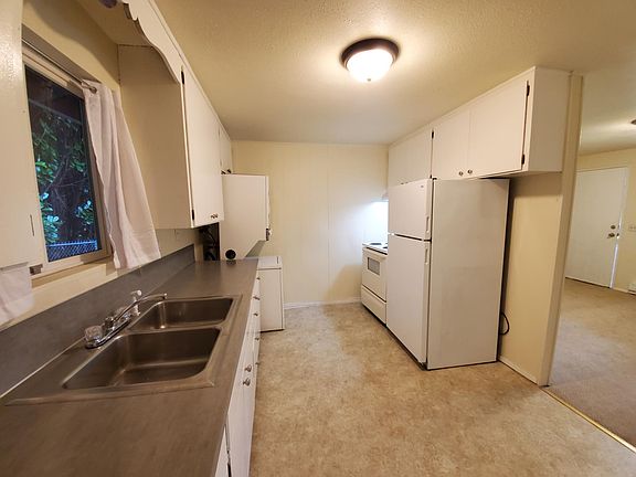 4th image of 12414 28th Ave E #C