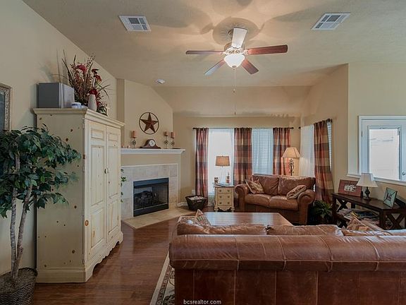 4th image of 4106 Cripple Creek Ct