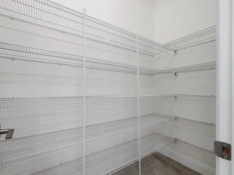 11760 Bayview Cir — Photo 28