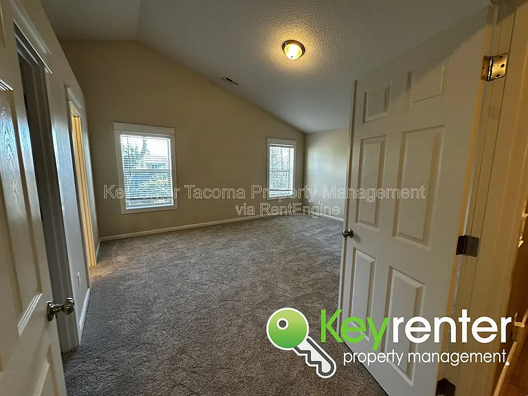 809 SE 9th Cir — Photo 14