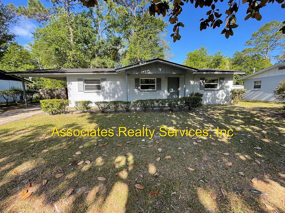 1st image of 2920 NE 18th Dr