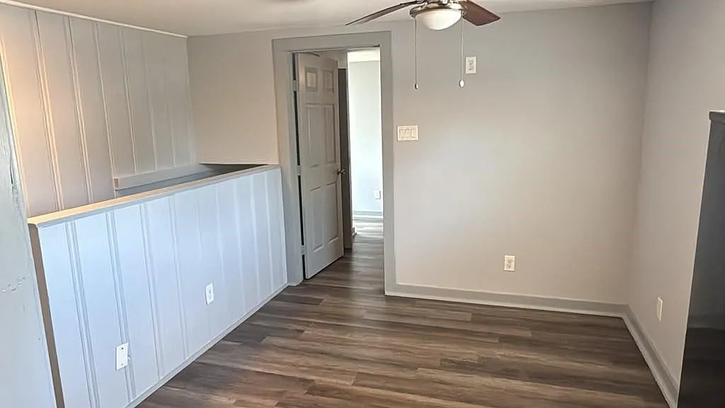2 bed, 1.0 bath, 6874 sqft, $850 — Photo 2