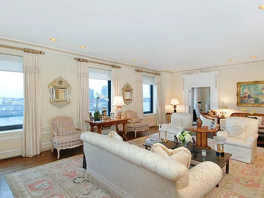 Sold by Sotheby's International Realty | media 3