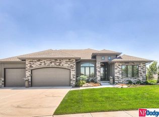20763 Pine St, Elkhorn, NE 68022