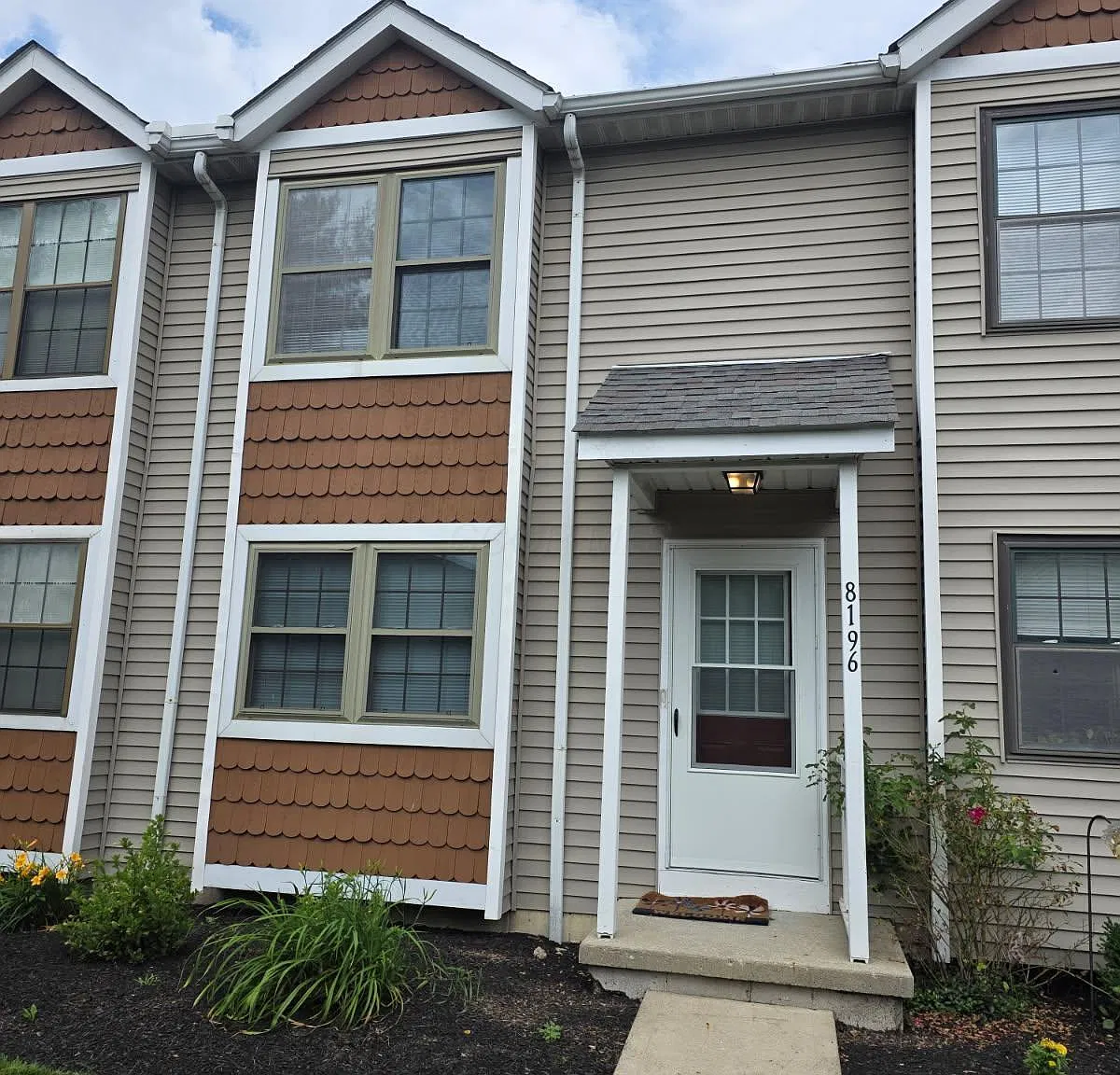 2 bed, 1.5 bath, 1030 sqft, $1,750 — Photo 1