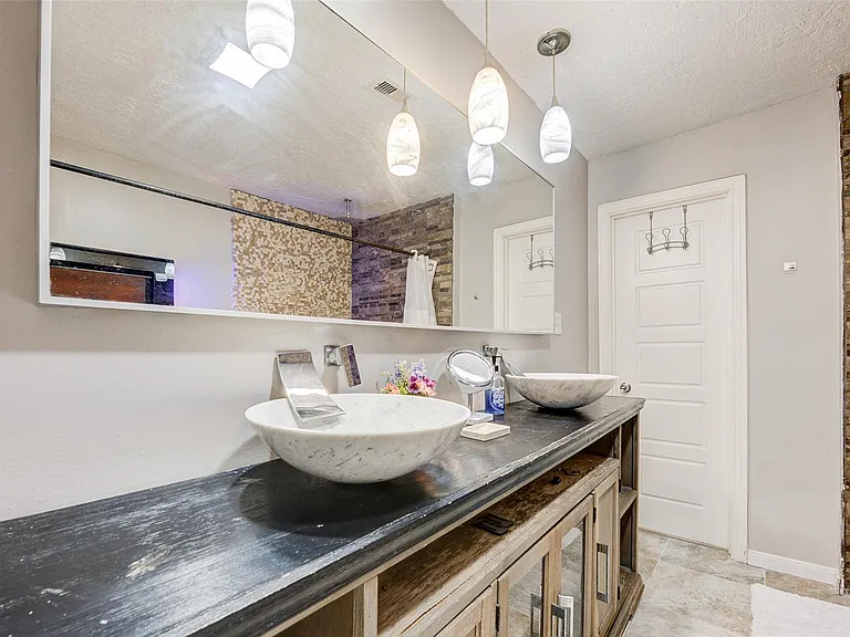 1207 Archer St — Photo 28