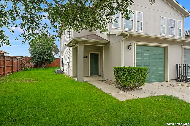 3 bed, 2.5 bath, 1448 sqft, $1,390 — Photo 2