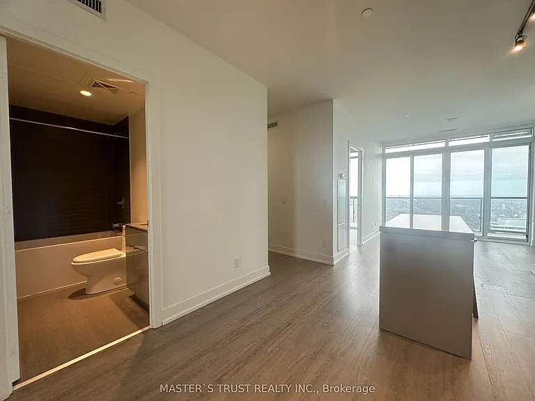 7 Grenville St #5806 — Photo 8
