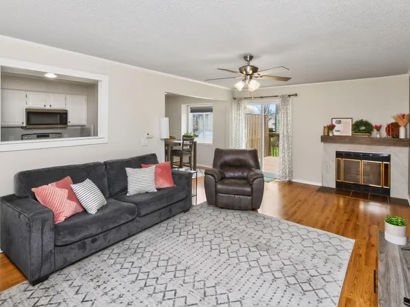 4721 71st St, Urbandale, IA 50322