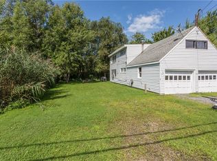 8971 Beach Rd, Brewerton, NY 13029