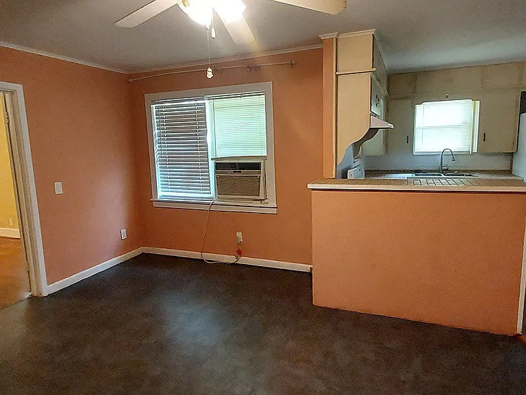 310 Sycamore St — Photo 13
