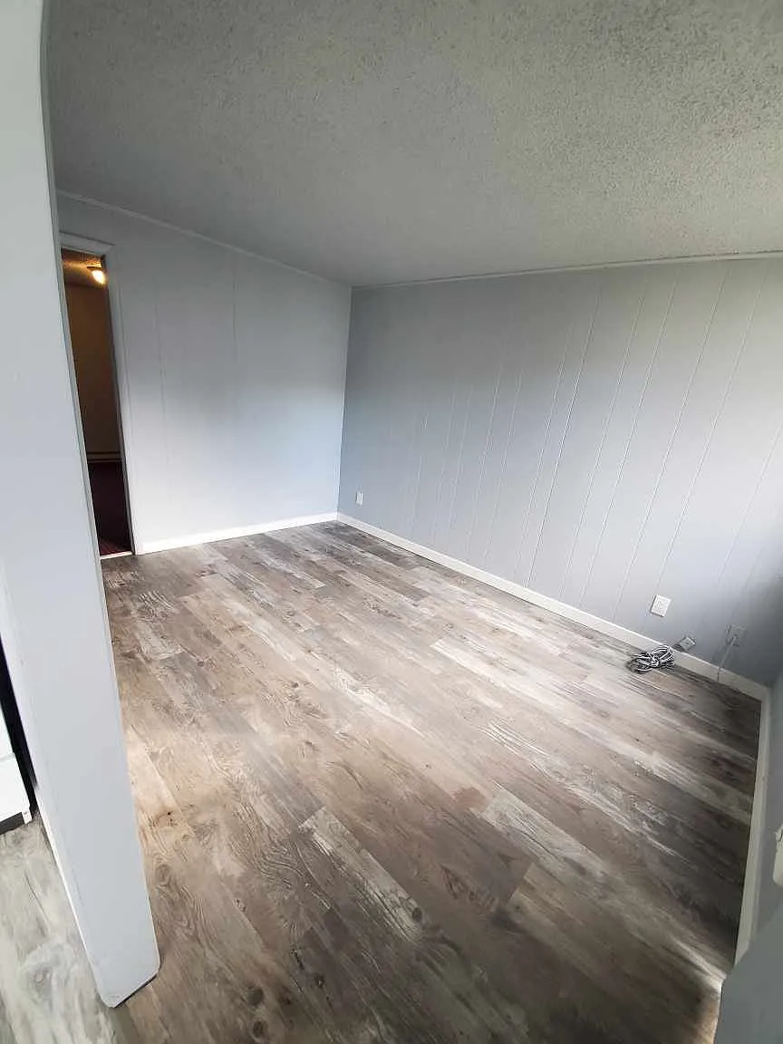 305 West Main Street — Photo 4