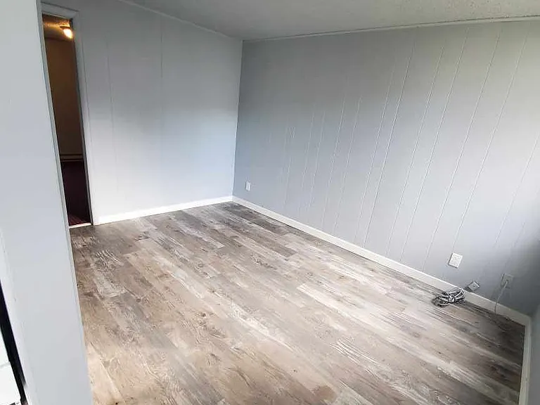 305 W Main St — Photo 4