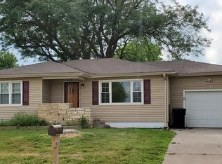 941 N Garden City Rd, Fremont, NE 68025