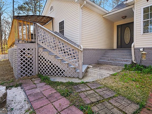 3rd image of 526 Antioch Church Rd