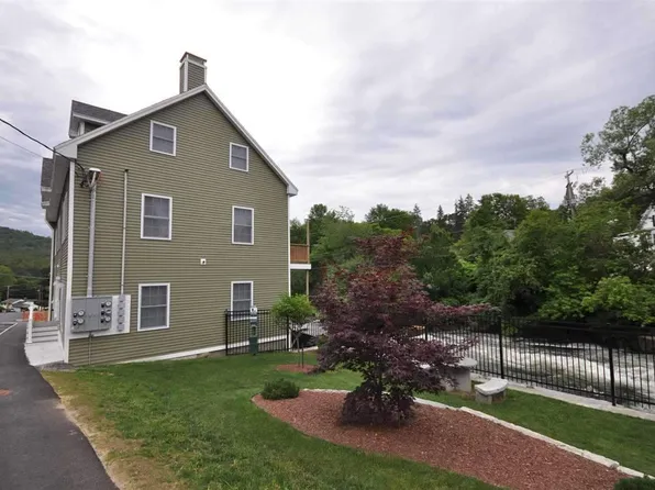 16 Central St #2B, Bristol, NH 03222