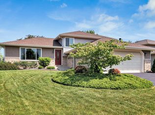 273 Green Mountain Dr, Bolingbrook, IL 60440