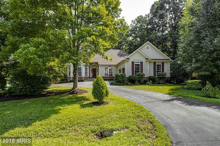 Beautiful lot on a cul de sac fully fenced