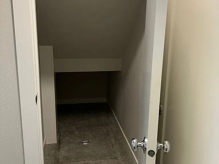 3731 Village Center Dr — Photo 13