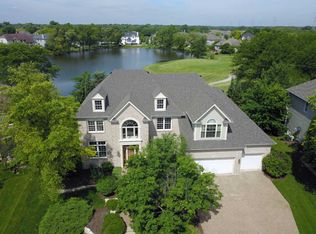 1N688 Wentworth Ct, Winfield, IL 60190