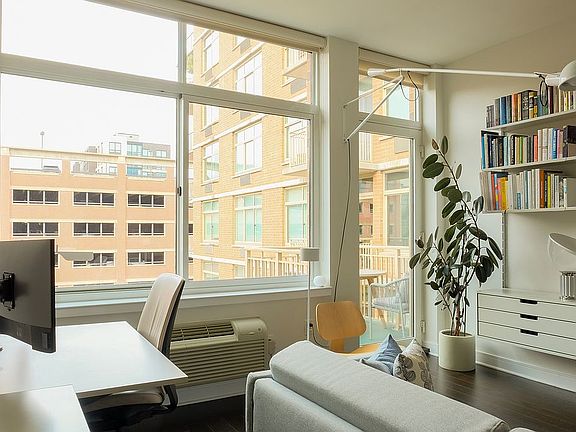 Access to private balcony