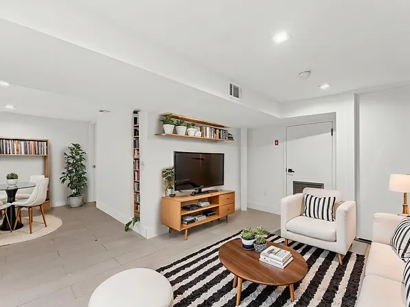 1612 Centre Street image 1 of 7