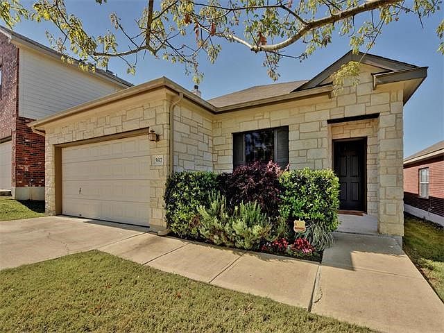 Well maintained home in the desirable Bradshaw Crossing Neighborhood.