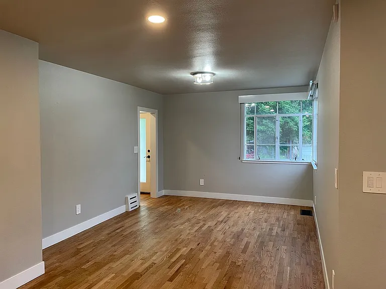 921 Walnut St — Photo 8