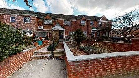 1706 Hart Street  image 1 of 22