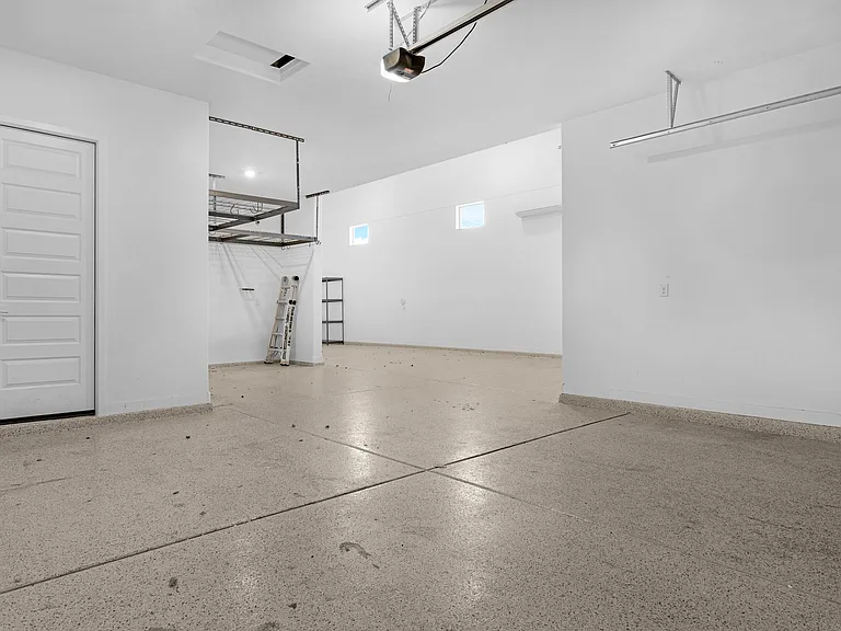 20132 W Catalina Dr — Photo 34