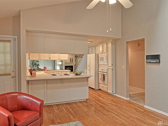 2nd image of 15825 Village Green Dr Unit 15
