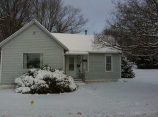 817 W Harrison St, Saybrook, IL 61770