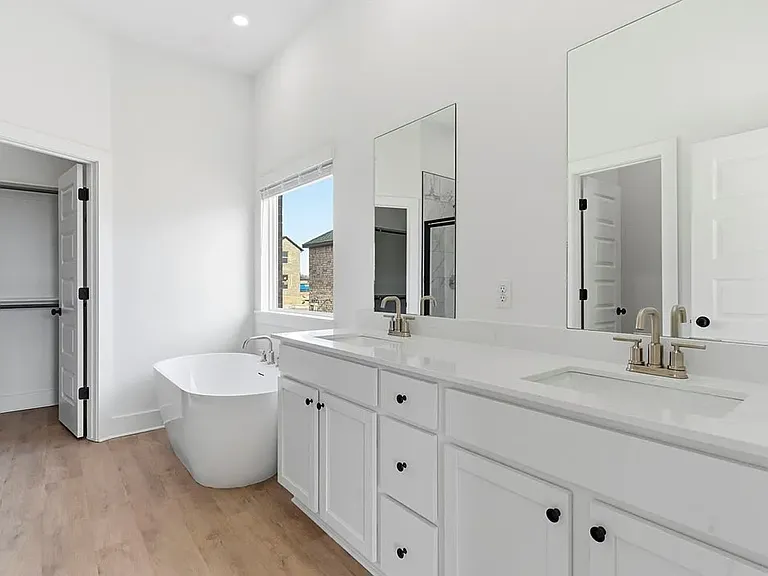 2311 Longfellow Dr — Photo 30