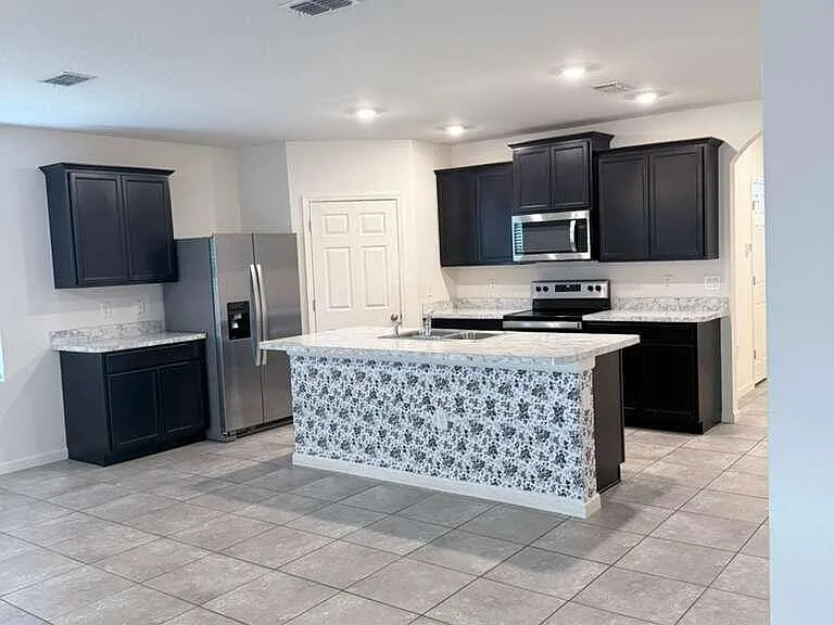 609 Concha St NW — Photo 5